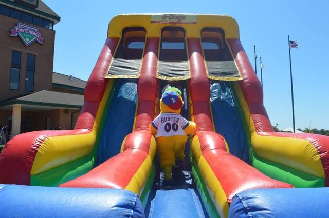 Wet/Dry 18 Ft Dual Lane Slide Wet/Dry 18 Ft Dual Lane Slide